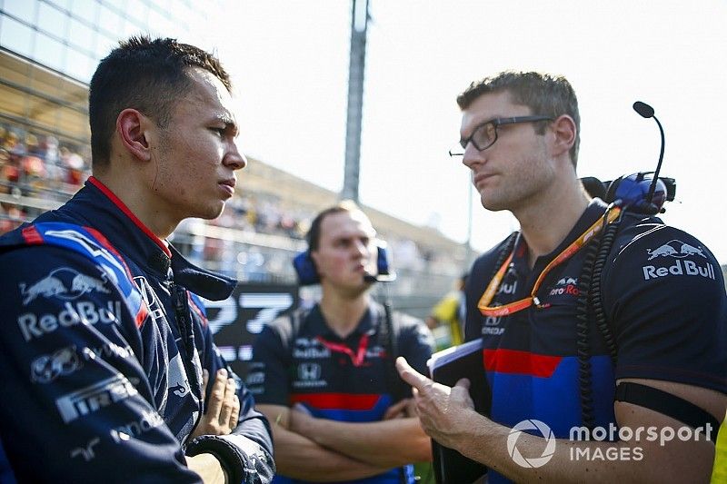 Toro Rosso tevreden met debuut Albon: “Hij was niet onder de indruk"