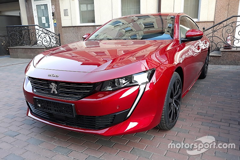 Новий фастбек Peugeot 508 вперше з’явився в Україні