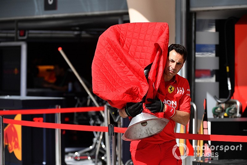 Hamilton és Vettel autójában is váltót cseréltek