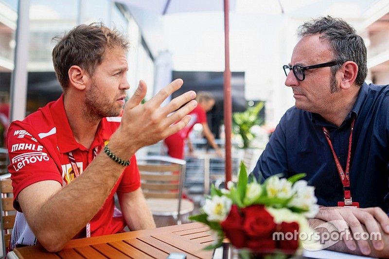 Sebastian Vettel, Ferrari y Roberto Chinchero, Motorsport.com