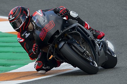 Fotogallery: ecco le foto più belle del secondo giorno di test di MotoGP a Valencia