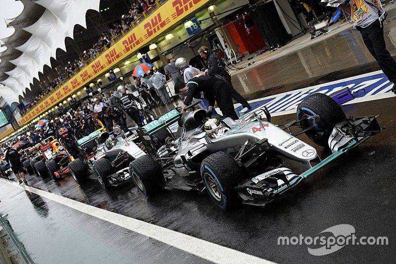 Lewis Hamilton, Mercedes AMG F1 W07 Hybrid