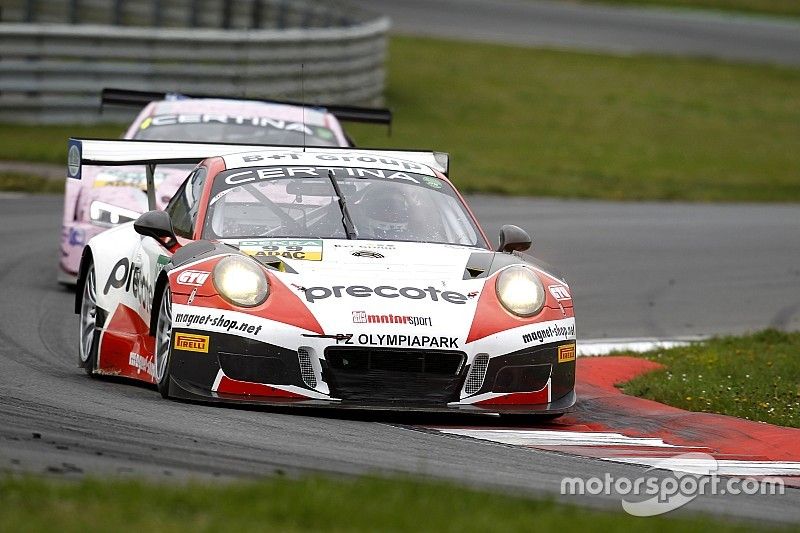 Porsche dominiert Testfahrten zum GT-Masters 2017 in Oschersleben