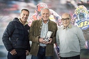 Red Bull Ring terima trofi MotoGP terbaik 2016