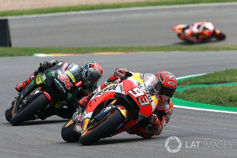 Marquez verslaat Folger en pakt achtste Sachsenring-zege op rij
