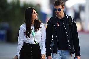 Após nascimento da filha, Kvyat dedica pódio histórico na F1 à neta de Nelson Piquet