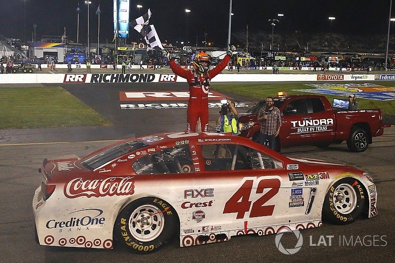 Race winner Kyle Larson, Chip Ganassi Racing Chevrolet