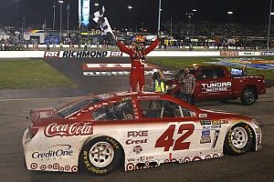 Kyle Larson vince a Richmond in un finale caotico