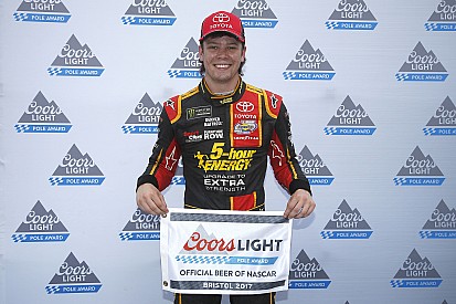Il rookie Erik Jones centra la prima pole a Bristol