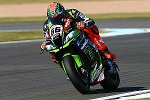 WorldSBK Inggris: Pecahkan rekor pole, Sykes start terdepan