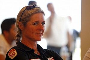VLN-Auftakt: Operation setzt Sabine Schmitz außer Gefecht