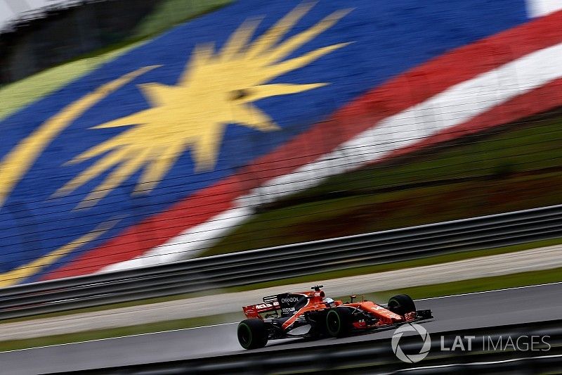 Alonso, satisfecho tras quedar por delante de los Mercedes