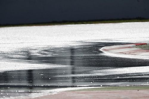 Pirelli "regará" la pista de Montmeló para probar los neumáticos de lluvia