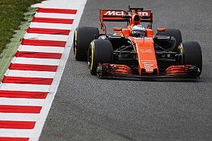 Alonso: pilotos não precisam guiar feito crianças em nova F1