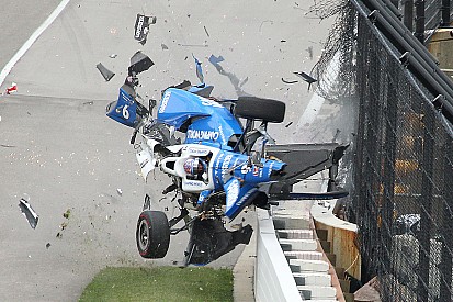 Photos - L'incroyable crash de Scott Dixon à l'Indy 500