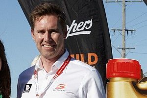 Supercars managing director resigns
