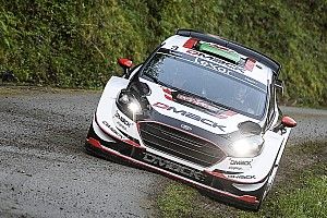 Corsica, PS2: Meeke è incontenibile. Problemi idraulici per Evans