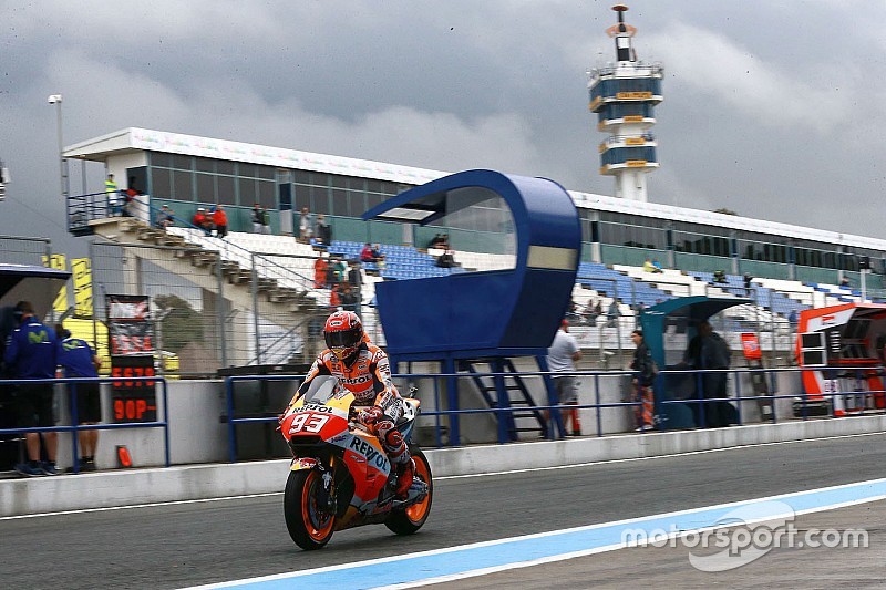 Márquez admite que 'espió' a Pedrosa para "ver cómo hace el tercer sector"