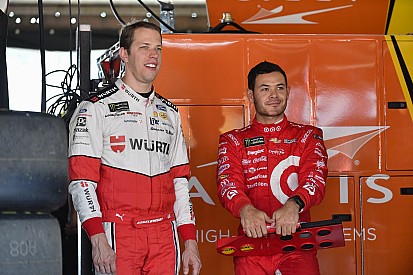 Larson y Keselowski aseguran su lugar entre los 12 mejores de la Cup