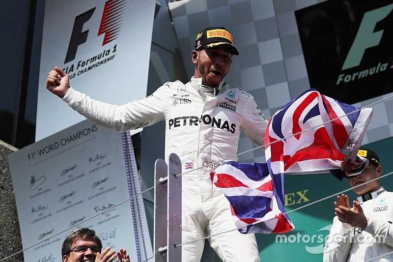 Podium: race winner Lewis Hamilton, Mercedes AMG F1