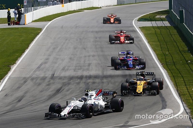 Lance Stroll, Williams FW40, Nico Hulkenberg, Renault Sport F1 Team RS17, Daniil Kvyat, Scuderia Toro Rosso STR12