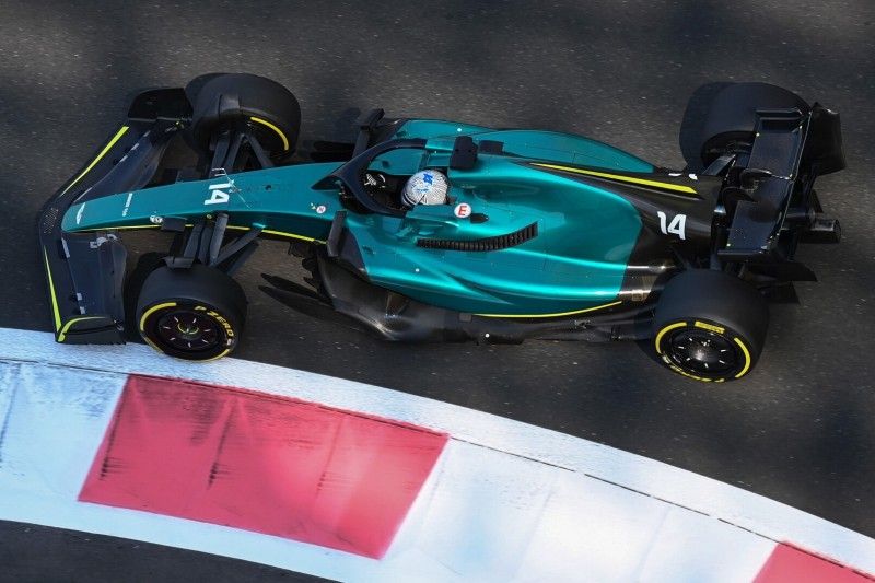 Fernando Alonso: "Etwas schmerzhafte" erste Erfahrung mit Aston Martin