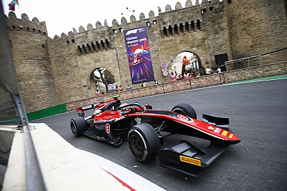 F2 Baku: Russell wint na prachtige inhaalrace, De Vries derde