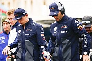 Ordenan a Verstappen y Ricciardo disculparse en la fábrica de Red Bull