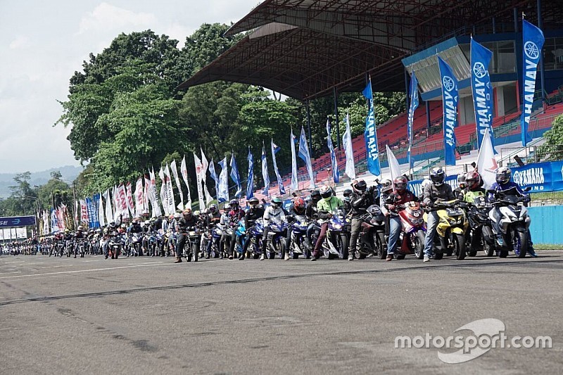 Komunitas motor ramaikan Yamaha Sunday Race