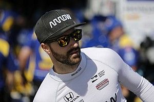 James Hinchcliffe in Nöten: Hinter Safety-Car in Rennanzug gepinkelt