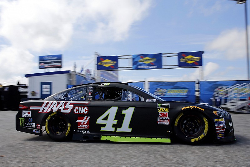 "Riesiger Fehler" kostet Kurt Busch den Loudon-Sieg