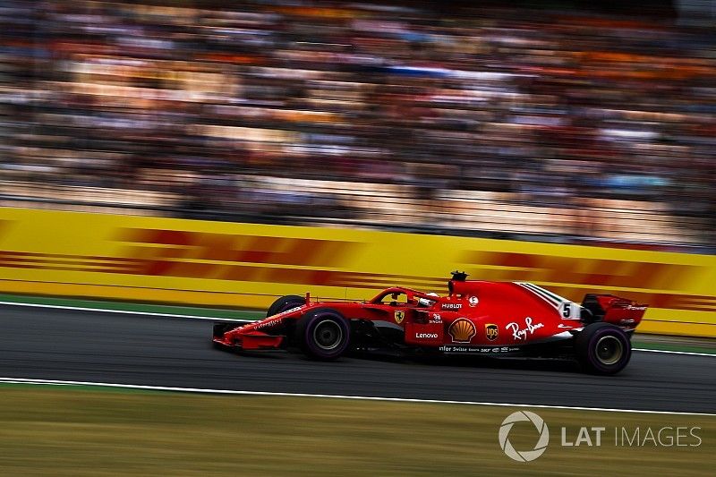 Mercedes afirma estar perdiendo medio segundo en recta con Ferrari