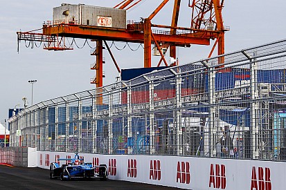New York ePrix: Buemi on pole, Vergne slung to back of grid