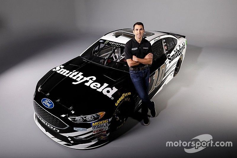 Almirola to replace Patrick at Stewart-Haas Racing in 2018
