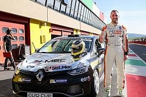 Poloni inaugura la stagione della Clio Cup Italia con una doppia pole