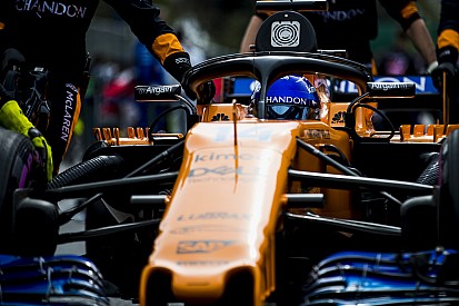 Egyedi és látványos orral debütál a McLaren B autója Barcelonában