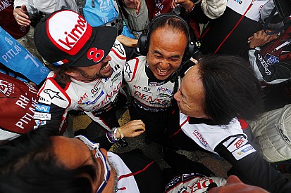 A Toyota hozta a kötelezőt Le Mansban: nyert az Alonso-Buemi-Nakajima trió
