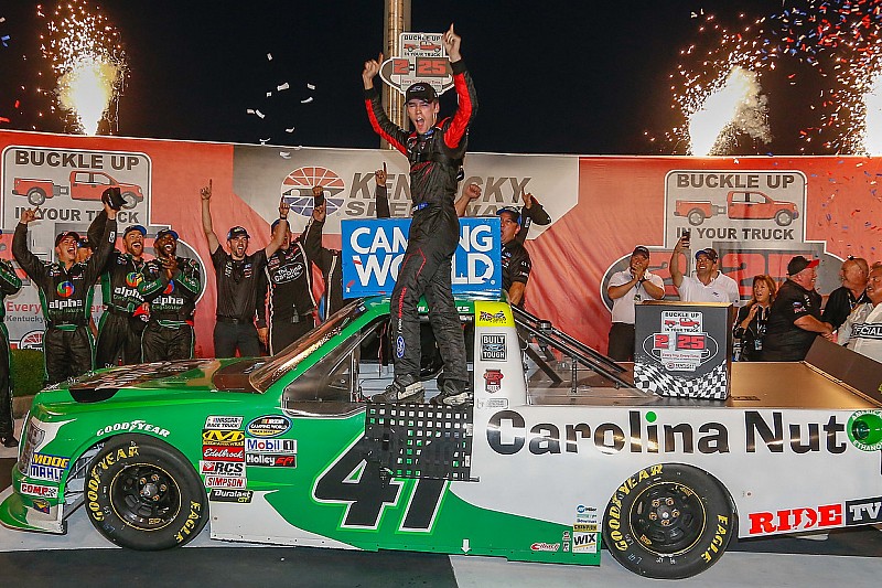 Rhodes vence em Kentucky com tática de pits perfeita
