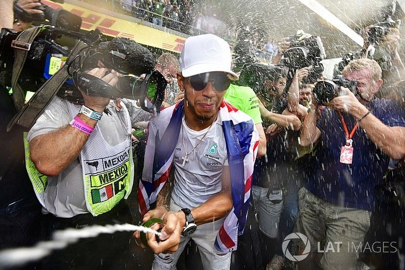 Photos - Les célébrations du titre de Lewis Hamilton