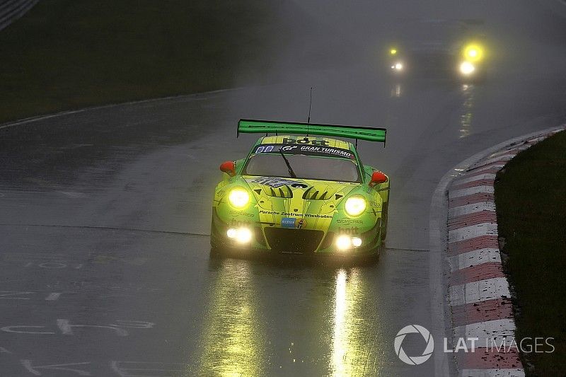 Porsche bate a Mercedes en las 24 horas de Nurburgring