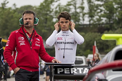 F2 Monaco: De Vries ondanks touché met Norris aan kop in training