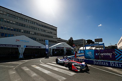 Rome ePrix: Rosenqvist tops practice, Lynn crashes twice
