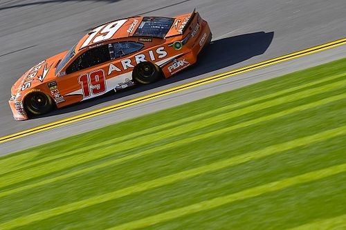 Suárez lidera la tercera práctica para Daytona 500