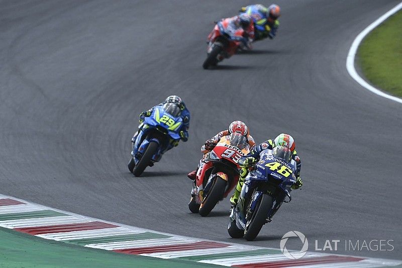 Rossi still "not fast enough" to fight for title