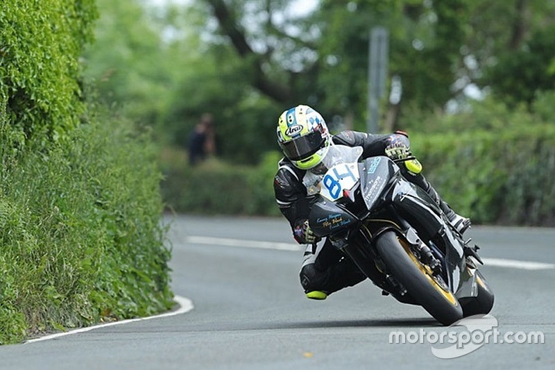 Kecelakaan fatal kedua, Adam Lyon meninggal dunia di Isle of Man TT