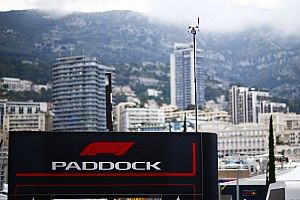 Ferrari учит других стратегии, Toro Rosso не пускают на вечеринку. Будни паддока с Олегом Карповым
