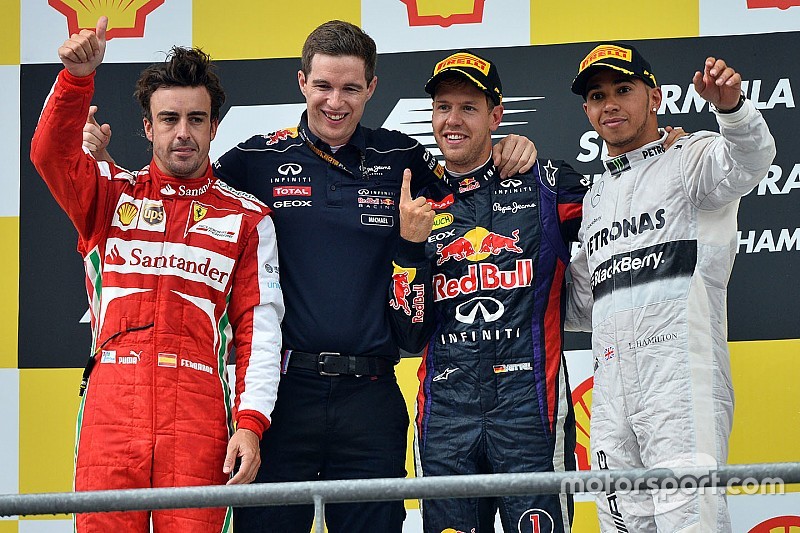 Leckék Abu Dhabiból: Mi ez a nagy "barátság" Vettel és Hamilton között?!