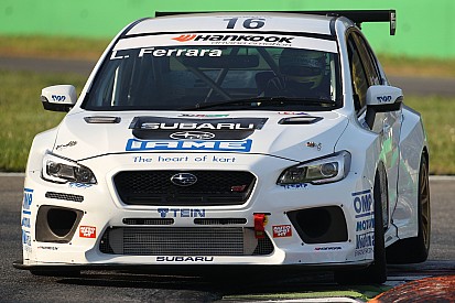 Giacomo Altoè sulla Subaru della Top Run ad Abu Dhabi