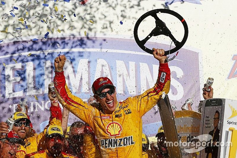 Race winner Joey Logano, Team Penske Ford