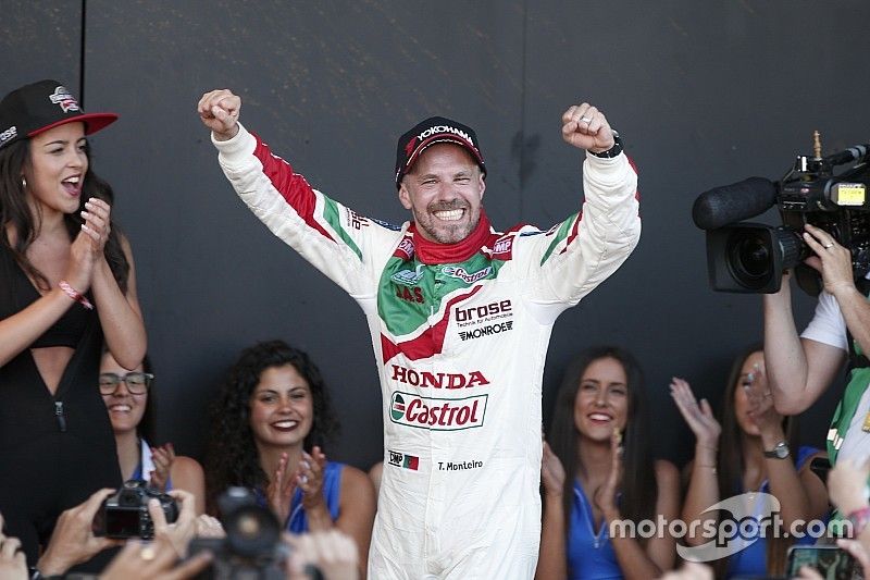 Race winner Tiago Monteiro, Honda Racing Team JAS, Honda Civic WTCC